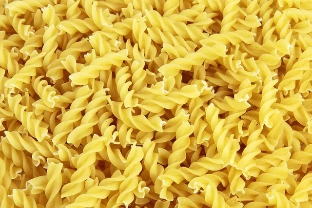 pasta macaroni fusilli