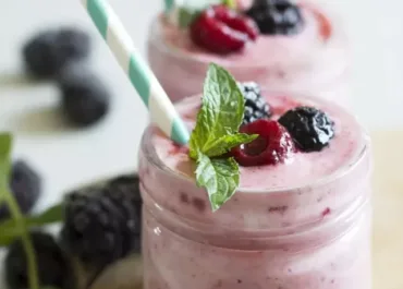 mixed berries smoothie