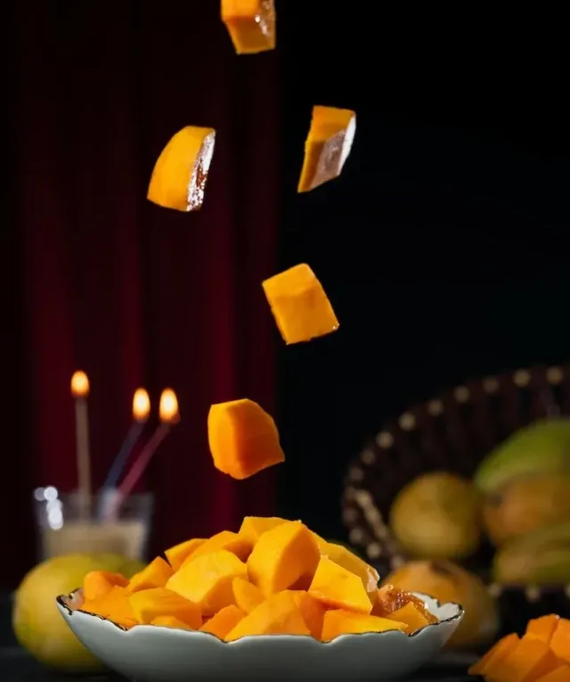 mangoes in a bowl