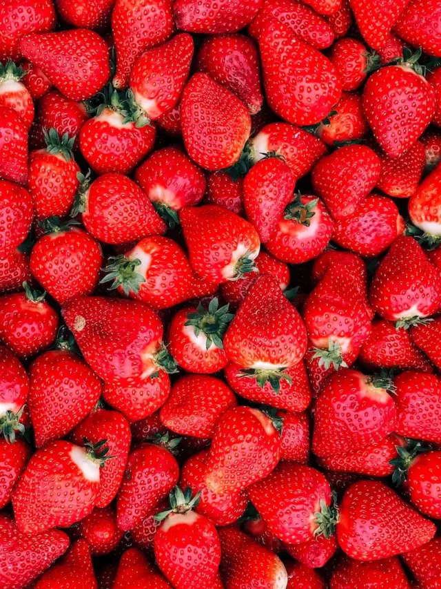 Which Country makes the most Strawberry?